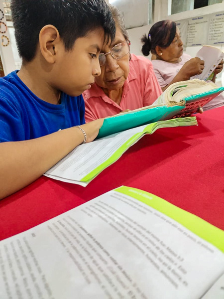 Niños, adolescentes y adultos están siendo discipulados