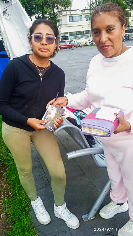 Caminando por el parque, fuimos a evangelizar