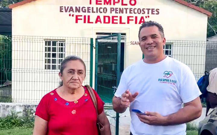 Está feliz, ahora puede escuchar la Palabra de Dios