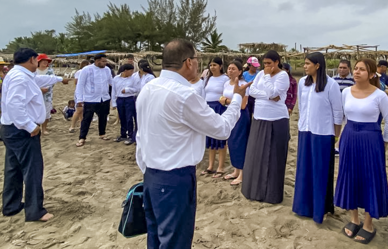 Nuevos hermanos fueron bautizados